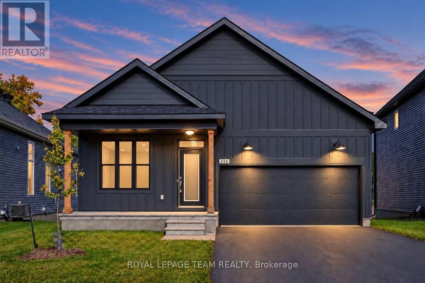 654 Fisher Street, North Grenville