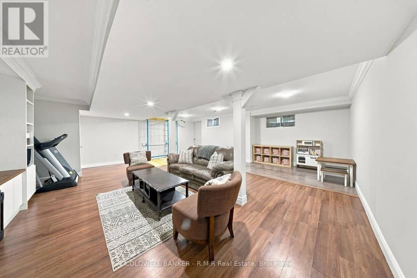 34 Helen Crescent — photo 40 of 40
