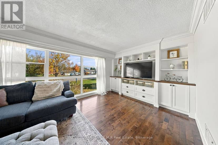 34 Helen Crescent — photo 23 of 40