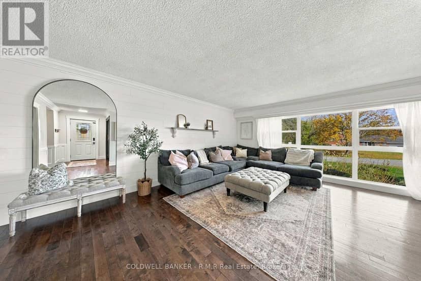 34 Helen Crescent — photo 20 of 40