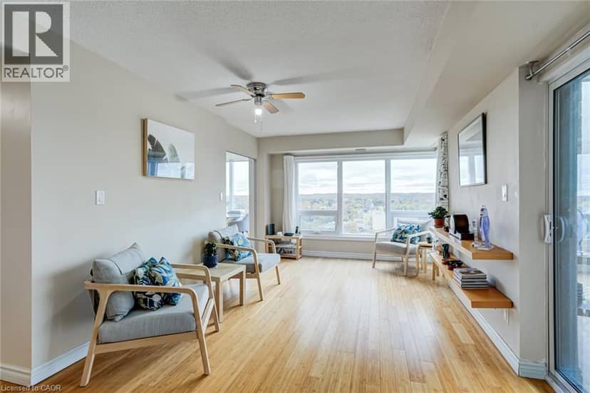 237 KING Street W Unit# 909 — photo 10 of 30