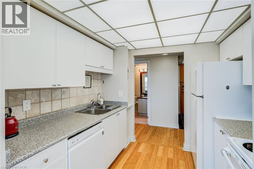 237 KING Street W Unit# 909 — photo 13 of 30