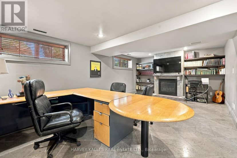 41 Hurlingham Crescent — photo 35 of 40