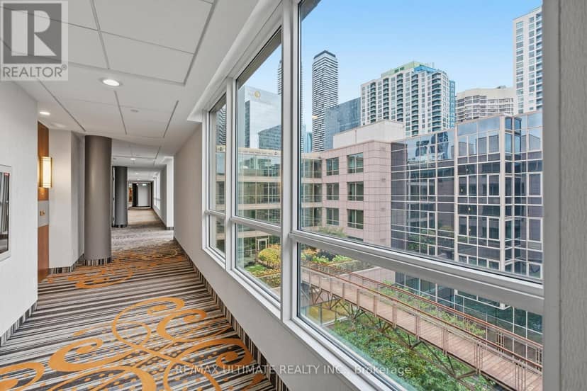 1105 - 211 Queens Quay W, Toronto, photo 4