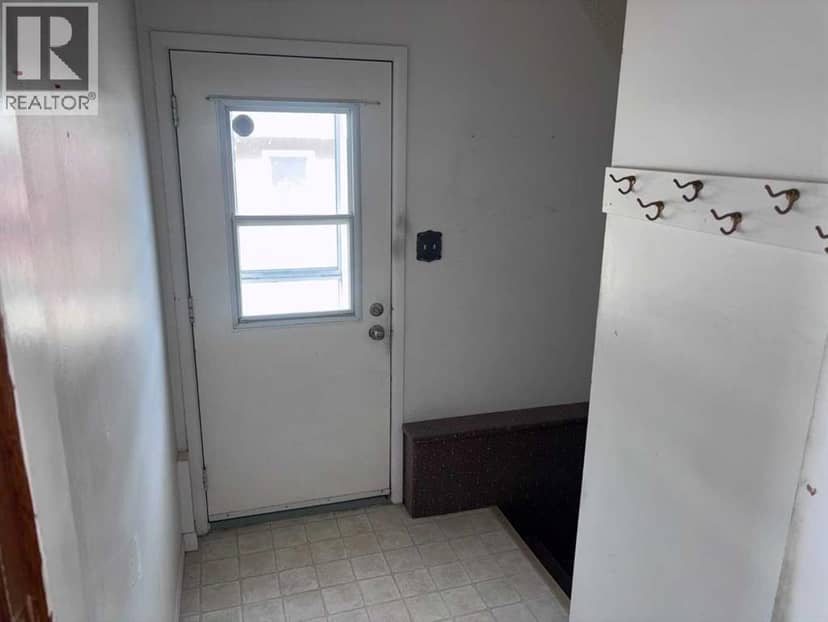 409 Centre Avenue NE — photo 10 of 24