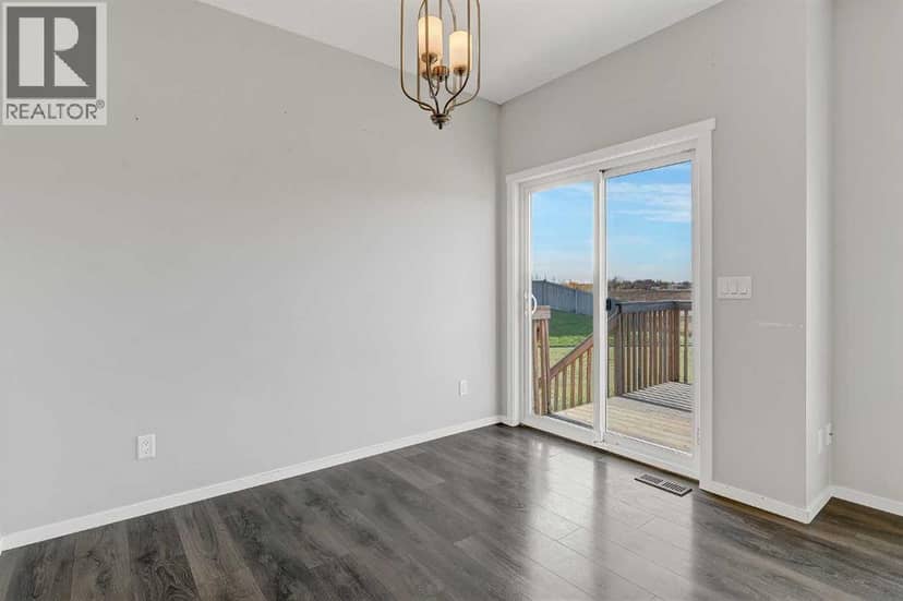 8459 101 Avenue — photo 9 of 29