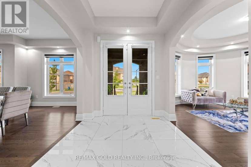 54 Gordon  Randle Drive, Brampton, photo 3