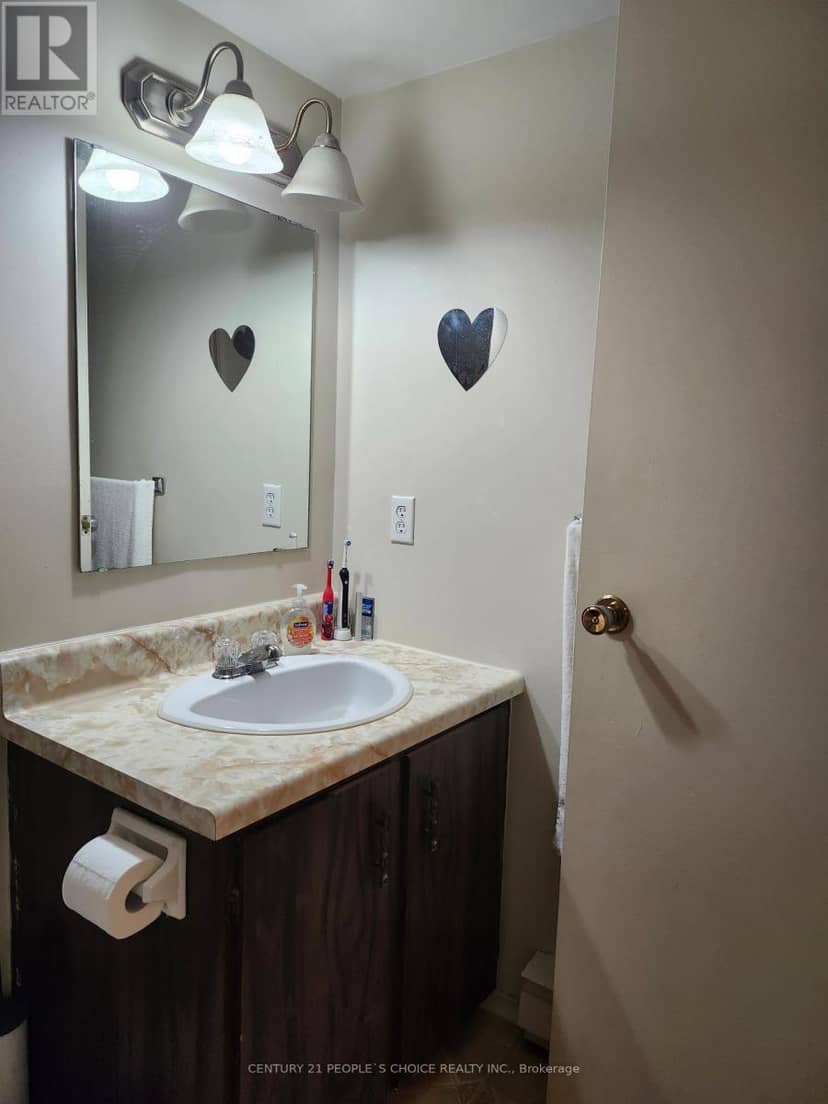 213 - 72 Main Street E — photo 9 of 34
