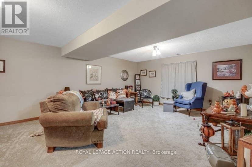 72 Lynden Hill Crescent — photo 13 of 23