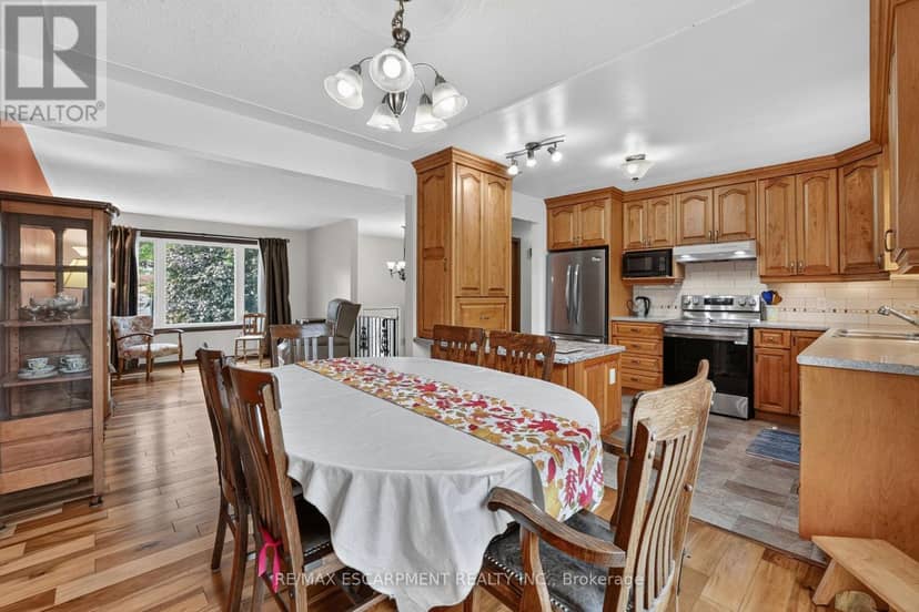 5 Brooks Circle — photo 12 of 40