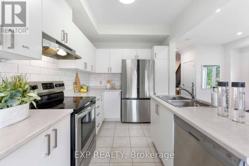 20 - 520 Grey Street — photo 8 of 32