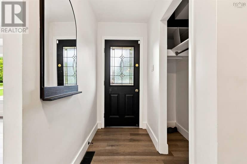 8 Auburn Drive — photo 3 of 40