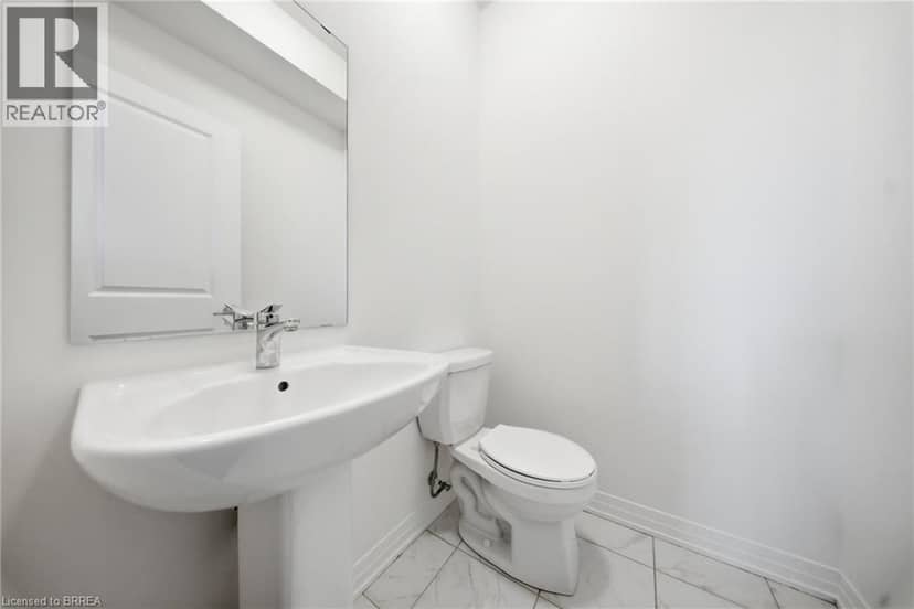 585 COLBORNE Street E Unit# 107 — photo 19 of 33