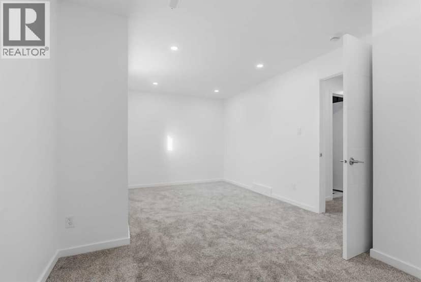 2, 466 Highlands Boulevard W — photo 31 of 37