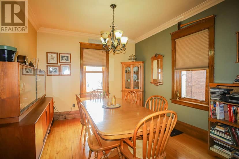 122 Alexandra ST — photo 23 of 40