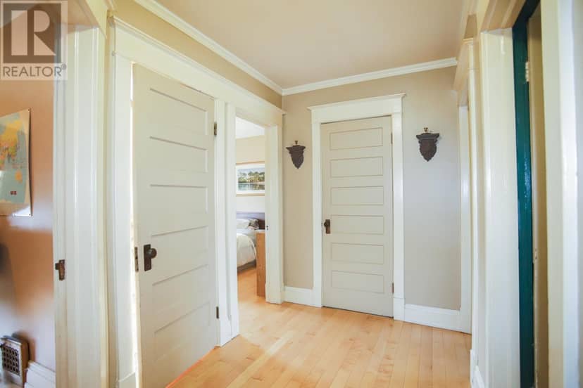 122 Alexandra ST — photo 31 of 40