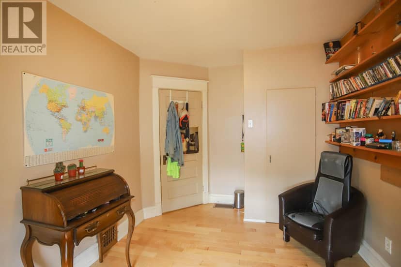 122 Alexandra ST — photo 34 of 40