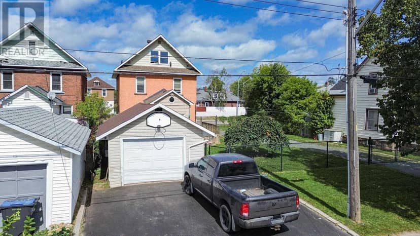 122 Alexandra ST — photo 6 of 40