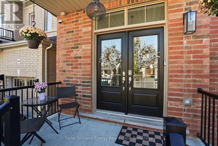 165 Douglas Kemp Crescent — photo 2 of 40