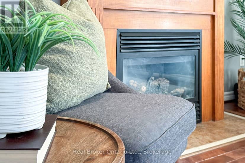 119 Allworth Crescent — photo 16 of 37