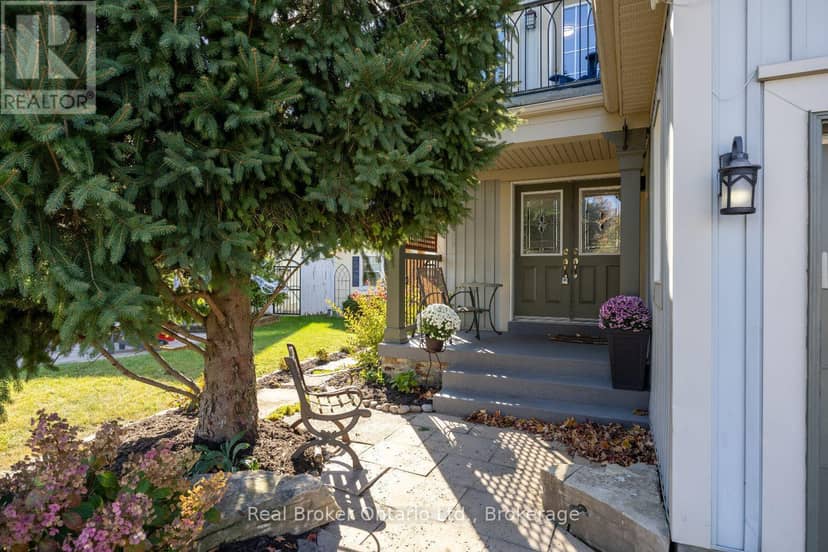 119 Allworth Crescent — photo 4 of 37