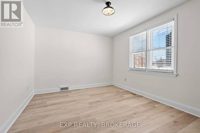 493 College Street — photo 10 of 40