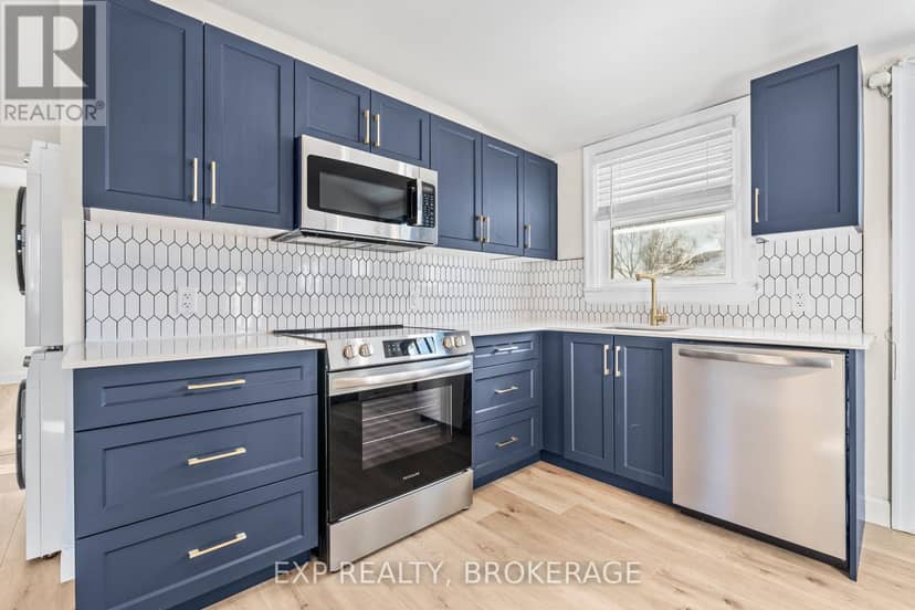 493 College Street — photo 18 of 40