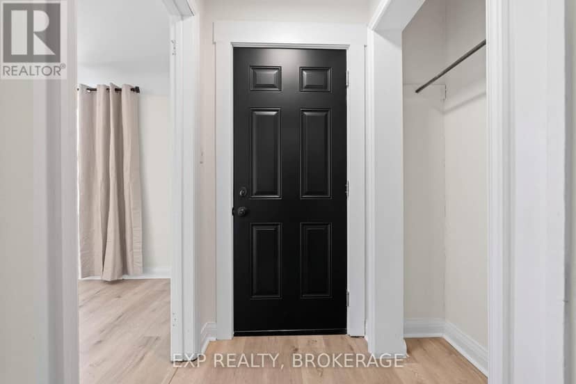 493 College Street, Kingston, photo 5