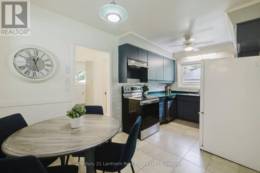 23 Wood Street — photo 13 of 40
