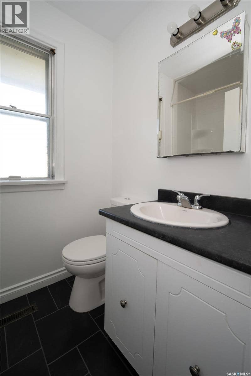 607 Q Avenue N — photo 17 of 40