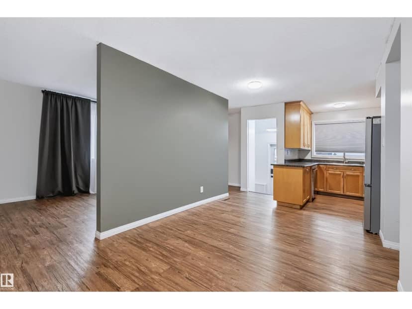 4504 43B AV — photo 11 of 40
