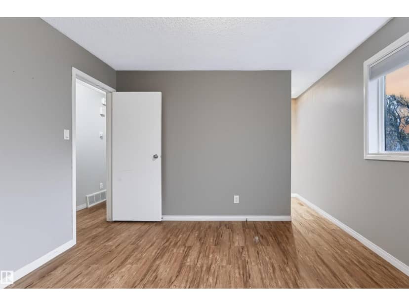 4504 43B AV — photo 17 of 40