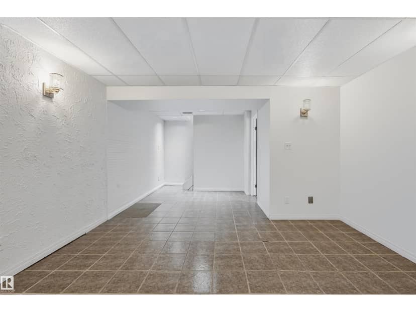 4504 43B AV — photo 31 of 40