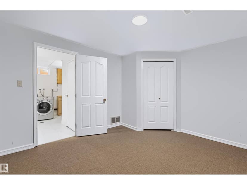 4504 43B AV — photo 36 of 40