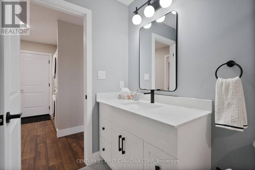 44 Postma Crescent — photo 15 of 30