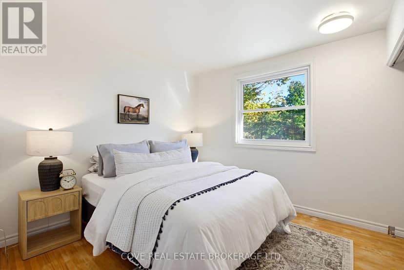 57 Lloyd Manor Crescent — photo 23 of 40