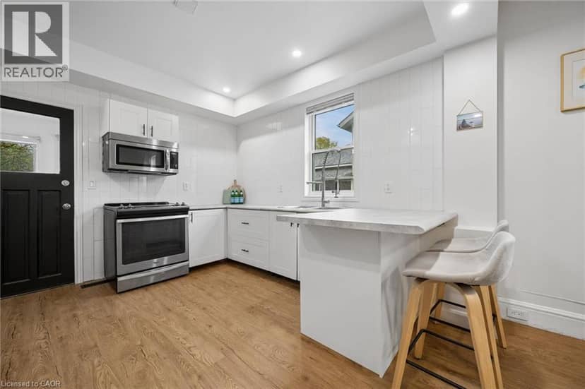 29 VICTORIA Avenue — photo 15 of 39