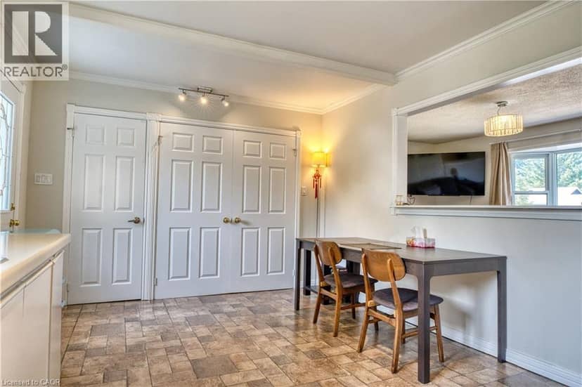 365 ADELINE Drive — photo 11 of 25