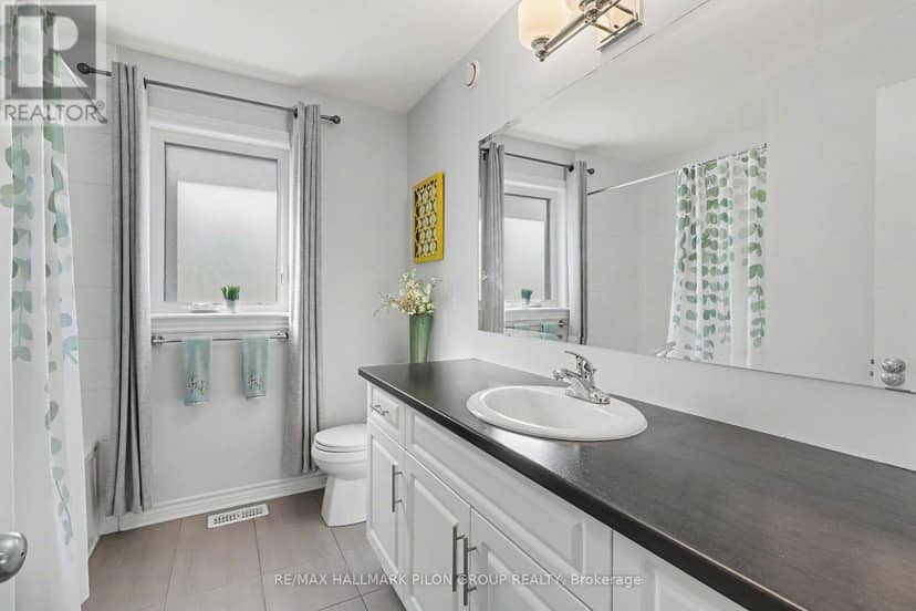 557 Silverbell Crescent — photo 19 of 27