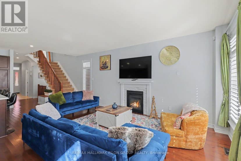 557 Silverbell Crescent — photo 9 of 27
