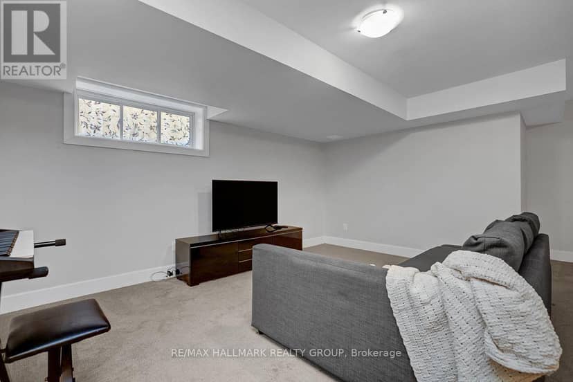 46 Hurdis Way — photo 33 of 39