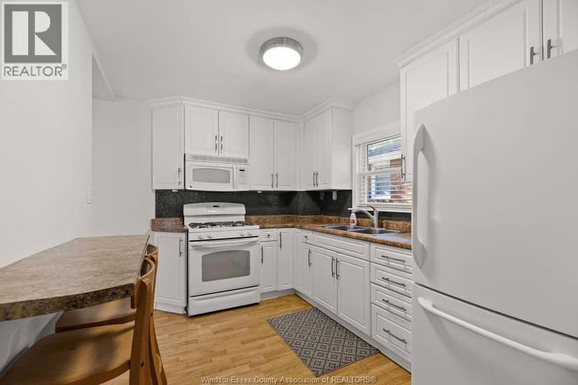 1768 St. Luke, Windsor, photo 8