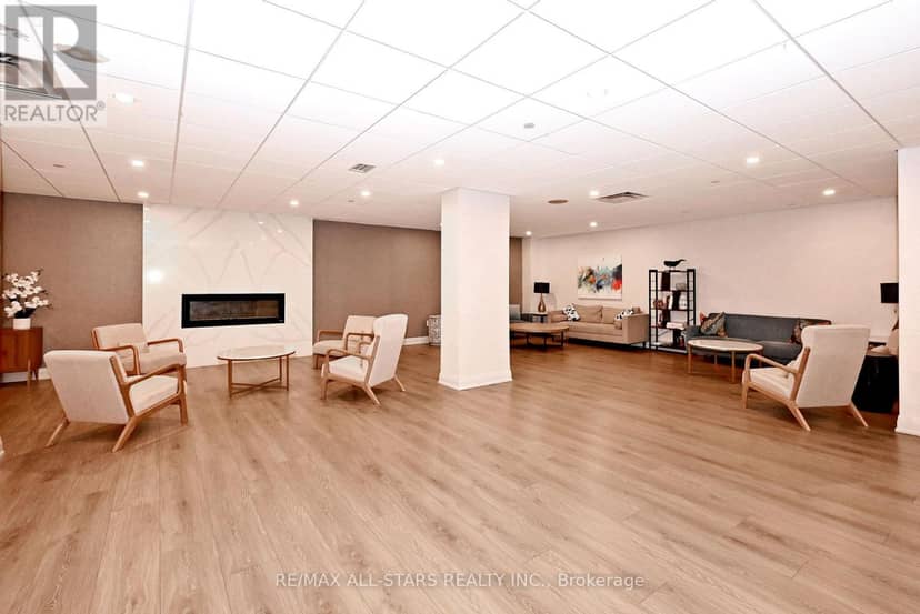 2112 - 15 Maitland Place — photo 36 of 40