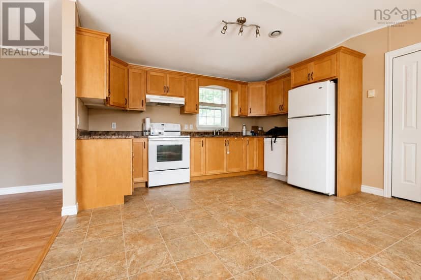 28 Bendix Street, Cape Breton, photo 8