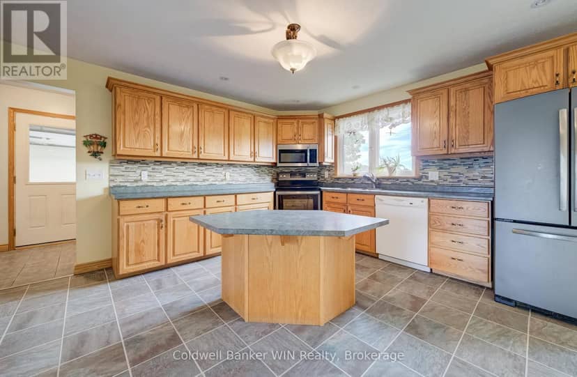 392172 Grey Road 109 — photo 16 of 40