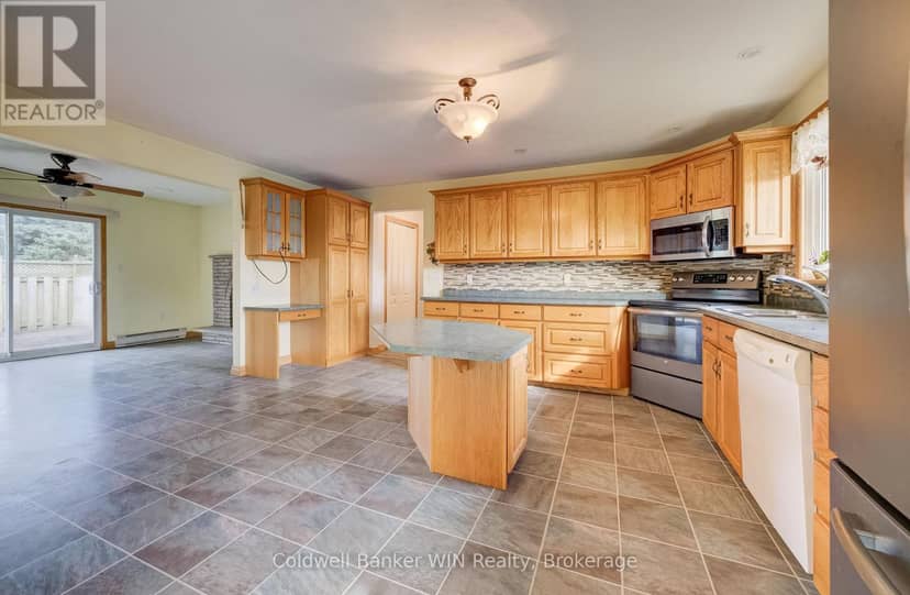 392172 Grey Road 109 — photo 18 of 40