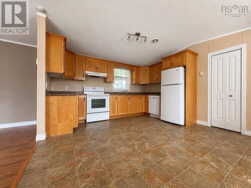 28 Bendix Street, Cape Breton, photo 6