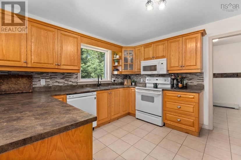 110 Sawmill Crescent — photo 11 of 40