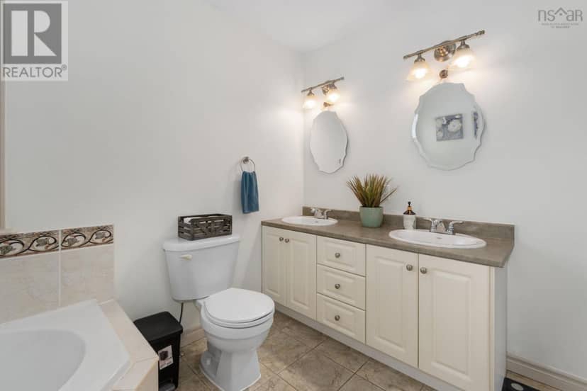 110 Sawmill Crescent — photo 18 of 40