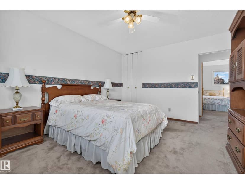 9011 157 ST NW — photo 33 of 40